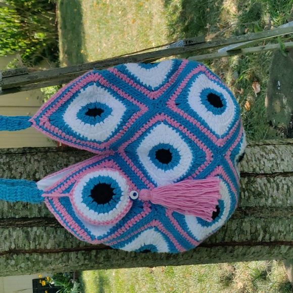 Handmade Crochet Women's Evil 👀 Eye Design Shoulder Bag - Picture 3 of 15